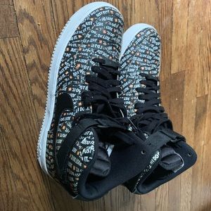 Nike Air Force 1 High LV8